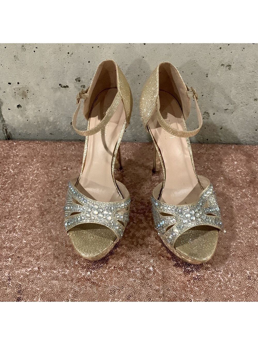 DE BLOSSOM COLLECTION GLITTERY GOLD PANDORA STILETTO HEELS WITH RHINESTONES S-9
